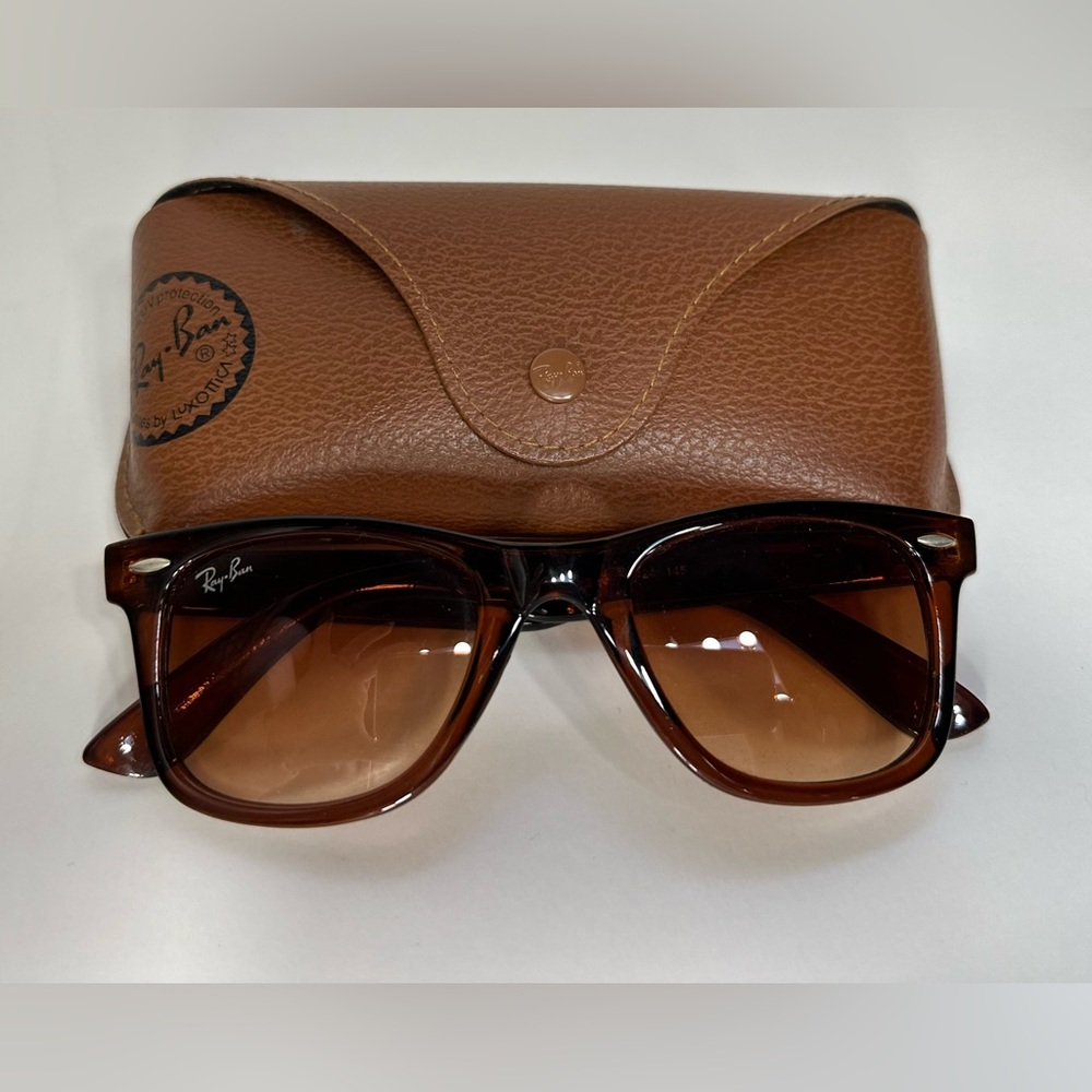 Ray-Ban Wayfarer Sunglasses